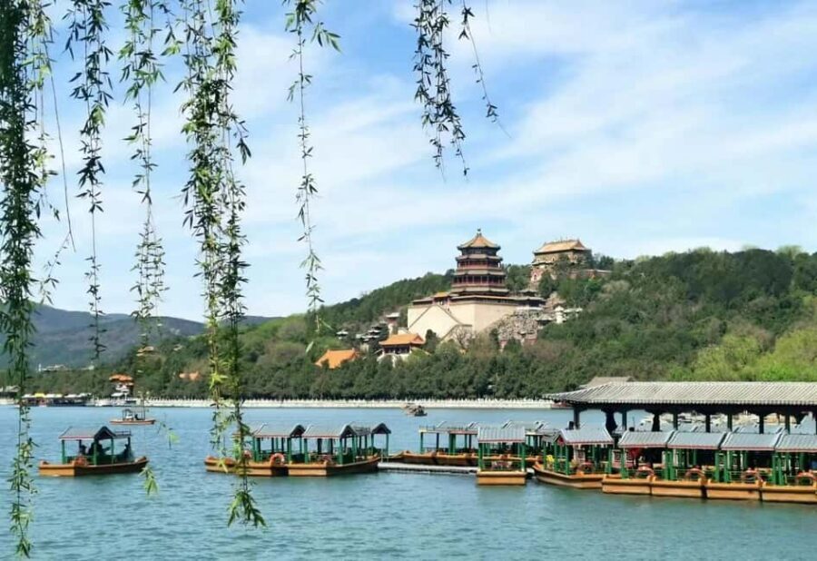 Beijing: Private Transfer to Great Wall & City Highlights - Cable car or chair lift up, then hike—and a toboggan ride down