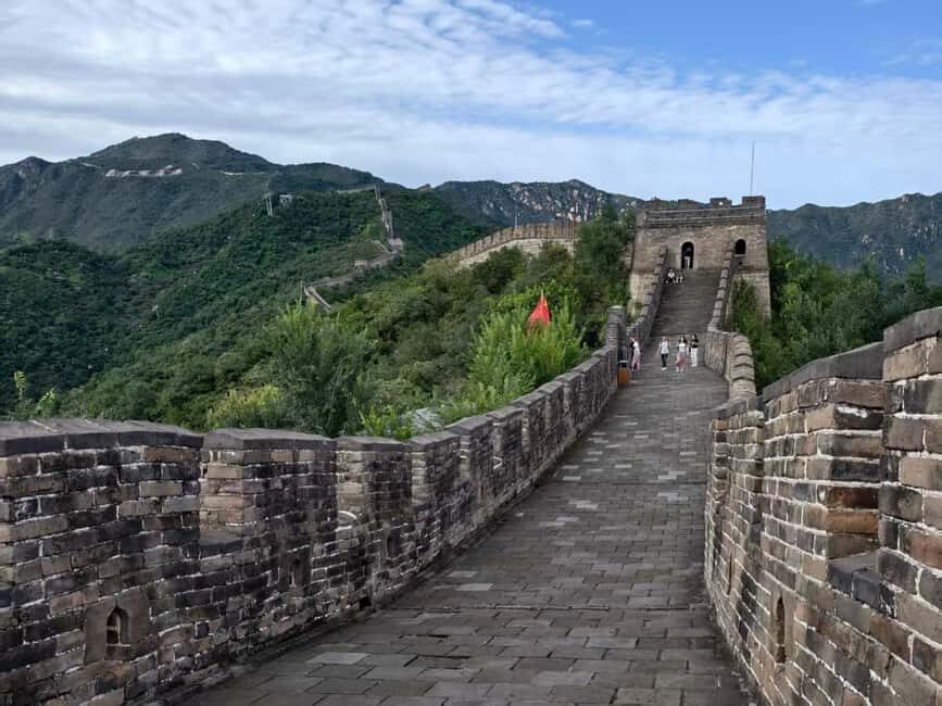Beijing: Private Transfer to Great Wall & City Highlights - Skipping the crowd bottleneck with VIP fast pass